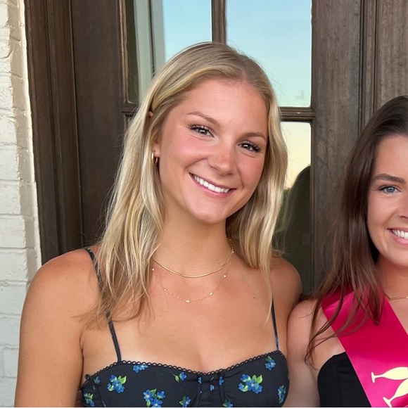 Meet your Posher, Avery - Picture 1 of 1